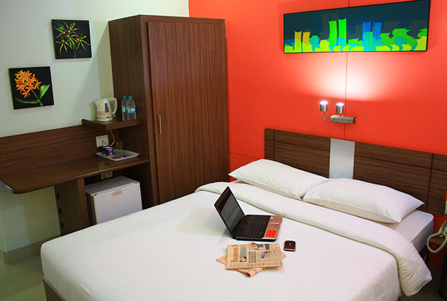 ginger hotel pune wakad contact number